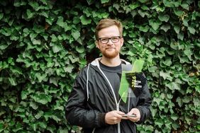 Der Absolvent Martin Melcher wurde mit dem ersten Preis ausgezeichnet.
Der Absolvent Martin Melcher wurde mit dem ersten Preis ausgezeichnet.