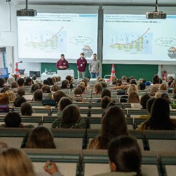 Hunderte Kinder waren begeistert von den Themen der Fakultät Bau- und Umweltingenieurwissenschaften beim Campus Tag 2025. Bauhaus-Universität Weimar, Foto: Maik Schuck