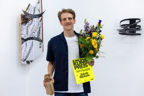 Jakob Nickels ist mit dem Lyonel Kunstpreis 2025 ausgezeichnet worden. Foto: Matthias Eckert