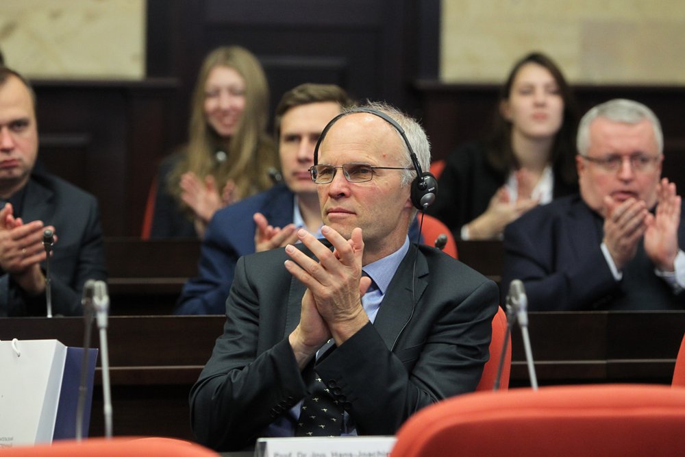 Teilnehmer der Delegation: Prof. Hans-Joachim Bargstädt. Alle Reden wurden simultan ins Deutsche oder Russische übersetzt. Foto: Vjatscheslav Korotichin