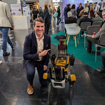 Markus Boden of the Bauhaus-Universität Weimar was awarded a prize for his digital BIM Check from the »RKW Kompetenzzentrum« and the Federal Ministry for Economic Affairs and Climate Action. Photo: Dana Höftmann