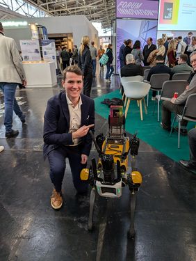 Markus Boden von der Bauhaus-Universität Weimar wurde für seinen digitalen BIM-Check vom RKW Kompetenzzentrum und dem Bundesministerium für Wirtschaft und Klimaschutz (BMWK) ausgezeichnet. Foto: Dana Höftmann Markus Boden von der Bauhaus-Universität Weimar wurde für seinen digitalen BIM-Check vom RKW Kompetenzzentrum und dem Bundesministerium für Wirtschaft und Klimaschutz (BMWK) ausgezeichnet. Foto: Dana Höftmann