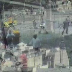 Videostill einer der ausgestellten Abreiten.