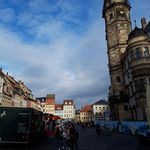 Während des Frühjahrs-Bauernmarktes am 27.04.2019 laden die Teilnehmenden des universitätsweiten Projekts »In einem Land nach unserer Zeit« in Altenburg zum »Heimatsalon« ein. (Foto: Britta Trostorff)