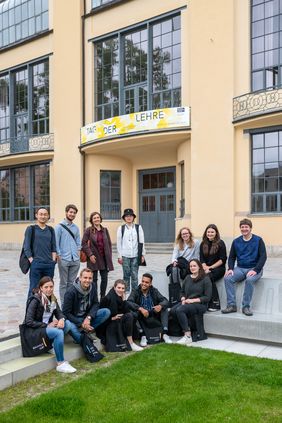 Die Seminagruppe von Architekturstudierenden um Dozentin Regine Heß von der TU München (Foto: Thomas Müller) Die Seminagruppe von Architekturstudierenden um Dozentin Regine Heß von der TU München (Foto: Thomas Müller)