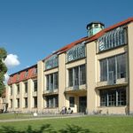 Das Hauptgebäude der Bauhaus-Universität Weimar, Gründungsort des Bauhauses (Bauhaus-Universität Weimar, Foto: Nathalie Mohadjer)