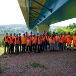 Exkursionsgruppe am 13.6.2025 unter der Talbrücke Haseltal bei Suhl