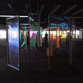 Beim Aufbau eines Szenenbildes auf dem Parkdeck 