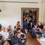 Aufgrund eines Regenschauers fand die Preisverleihung der Bauhaus Essentials und des GRAFE-Kreitivpreises im Studierendenhaus M18 statt. Foto: Candy Welz