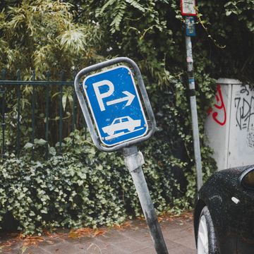 Was ist das Auto, wenn es nicht fährt? Dieser Frage geht die interdisziplinäre Forschungswerkstatt »Dimensionen des ruhenden Verkehrs« nach. Bauhaus-Universität Weimar, Foto: Raphael ObertReis