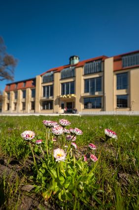 Hauptgebäude der Bauhaus-Universität Weimar (Foto: Thomas Müller)
