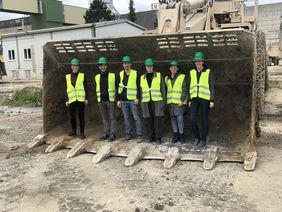 Besuch im Zementwerk der Firma HeidelbergerCement in Burglengenfeld. (Foto: FIB)