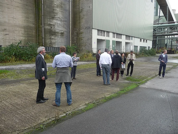 Begehung des Geländes der ehemaligen Zeche Westerholt durch Vertreter der Stadt Gelsenkirchen und Herten, der RAG MI GmbH sowie durch TWIST++-Projektpartner Ende Oktober 2014. (Quelle: Neue Zeche Westerholt)