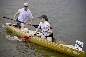 3. Platz für Boot »La Reine« mit Isabell Wehner und Marten Otto. Foto: Informationszentrum Beton GmbH 3. Platz für Boot »La Reine« mit Isabell Wehner und Marten Otto. Foto: Informationszentrum Beton GmbH
