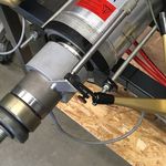 Kraftmessdose mit Stabdurchführung und Kalotte sowie Wegaufnehmer an einem Dauerzugversuchsstand Kraftmessdose mit Stabdurchführung und Kalotte sowie Wegaufnehmer an einem Dauerzugversuchsstand