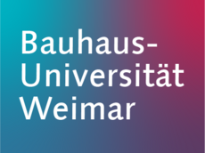 Das Bild zeigt die Worte »Bauhaus-Universität Weimar« in weißer Schrift auf blau-violett-rotem Hintergrund.