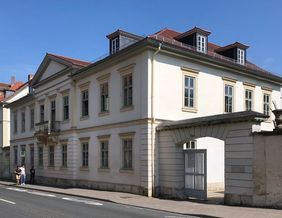 Das Bild zeigt das Gebäude Marienstraße 15 von außen.