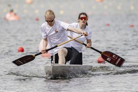 Mixed teams could enter the Concrete Canoe Regatta for the first time this year. Tilman Wetjen and Cleo Bindereif won the race for Weimar. Photo: IZB Mixed teams could enter the Concrete Canoe Regatta for the first time this year. Tilman Wetjen and Cleo Bindereif won the race for Weimar. Photo: IZB