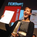 Alice von Gwinner freut sich über ihre Auszeichnung. (Foto: FILMthuer)
