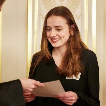 Alice Paul durfte den Preis im Palais Beauharnais entgegennehmen. (Andreas B. Krueger/DFH-UFA)