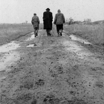 Filmstill aus SÁTÁNTANGÓ von Béla Tarr