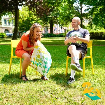 Beatrice Girth und Frederik Sukop interviewen sich zur summaery2023. Foto: Nina-Marie Luderer