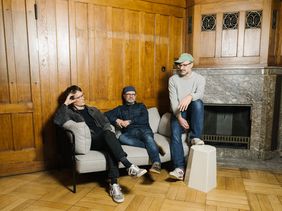 Die Mitgliedervon Funkhaus ost in den Räumlichkeiten des neudeli