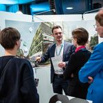 Prof. Dr.-Ing. Conrad Völker, Leiter der Professur Bauphysik, forscht seit Jahren an nachhaltigen Baukonzepten, um die Lebens- und Arbeitsbedingungen von Menschen im urbanen Raum zu verbessern. Foto: Thomas Müller