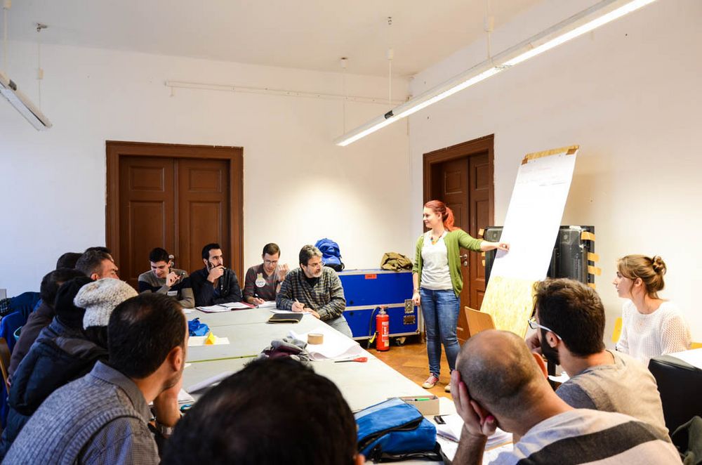 Sprachkurse finden täglich am Lehrstuhl der Professur von Frank Eckardt, am Institut für Europäische Urbanistik, im Studierendenhaus  M18 und dem Café »Weimar im Wandel« statt. (Foto: Anne-Marie Holze)