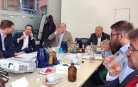Rene Schwolow konnte die Jury mit einer Kostprobe seines Produkts überzeugen Rene Schwolow konnte die Jury mit einer Kostprobe seines Produkts überzeugen