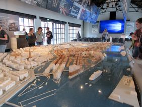 Students with a model of HafenCity (Picture: Rebekka Kramm)