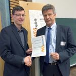 WTA-Preisträger Dipl.-Ing. Florian Kleiner mit Prof. Garrecht (v.l.n.r.), Foto: Prof. Andrea Osburg