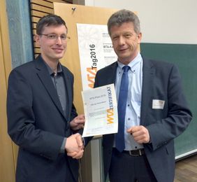 WTA-Preisträger Dipl.-Ing. Florian Kleiner mit Prof. Garrecht (v.l.n.r.), Foto: Prof. Andrea Osburg