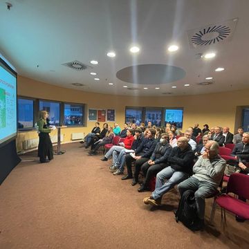 The final presentation on 12 February in Suhl attracted many visitors, including the mayors as well as representatives from the »Kommunalen Arbeitsgemeinschaft (KAG) für ein Oberzentrum Südthüringen«. Photo: Anton Brokow-Loga