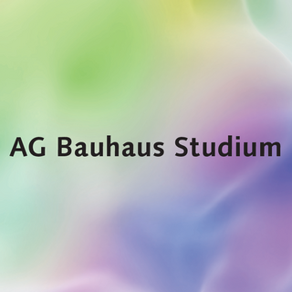 Text "AG Bauhaus Studium" auf mehrfarbigem Hintergrund