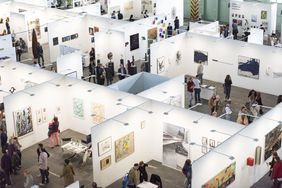 POSITIONS Art Fair Berlin. Fotografin: Clara Wenzel-Theiler Foto Messestände.