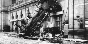 xengx, x0x, Oktober, October, 22, 1895, Weinernte, Vintage, Foto, photo, vom, of, einer, a, Lokomotive, locomotive, Entgleisung, derailment, am, at, Montparnasse, Bahnhof, Station, Pariser, Paris, Frankreich, France, 2016, hoch, vertical, Fotografie, photography, Archivbox, archival, wreckages, wreckage, Wrack, wreck, Absturz, crash, Ungl¸ck, misfortune, Tragˆdie, tragedy, Straﬂe, road, Straﬂenzug, street, Weisheit, wisdom, Geb‰ude, building, Zug, train, besch‰digt, damaged, Katastrophe, disaster, Unfall, accident, 1890-1899, 19th, century, 1890er, 1890, railroad, Tag, day, Transport, transportation, Auﬂenterrasse, outdoors, no, people, sw, black, and, white, Bahnen, railways, Schienenverkehr, rail, railcars, railcar, Vergangenheit, past, Geschichte, history, Gare, Mauer, wall, fallend, falling, Architektur, architecture