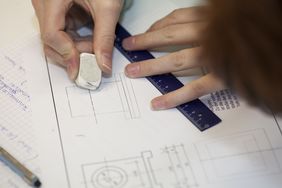 Der digitale Lernraum »Einstieg ins Studium WiSe 2021/22« bietet unterschiedliche Möglichkeiten, sich erfolgreich auf den Studienstart vorzubereiten. (Foto: Lisa Krechting) Der digitale Lernraum »Einstieg ins Studium WiSe 2021/22« bietet unterschiedliche Möglichkeiten, sich erfolgreich auf den Studienstart vorzubereiten. (Foto: Lisa Krechting)