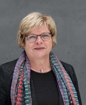 Prof. Dr.-Ing. Andrea Osburg (Foto: Matthias Eckert) Prof. Dr.-Ing. Andrea Osburg (Foto: Matthias Eckert)