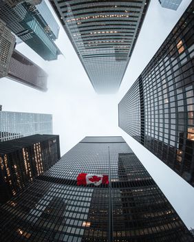 Hochhäuser in Toronto. Copyright: Pixabay, https://pixabay.com/de/photos/architektur-geb%c3%a4ude-flagge-toronto-4843615/