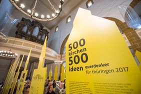 Ausstellung in der Kaufmannskirche (Foto: Thomas Müller, Copyright: IBA Thüringen/EKM)