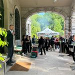 Institutsdirektor Prof. Guido Morgenthal begrüßt die Gäste zum Sommerfest