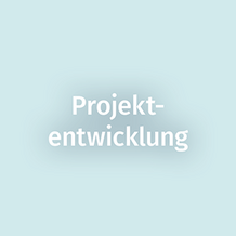 Umweltingenieur*innen entwickeln eine Vielzahl von Projekten, die darauf abzielen, Umweltprobleme anzugehen, natürliche Ressourcen nachhaltig zu nutzen und die Lebensqualität der Menschen zu verbessern. Diese Projekte reichen von lokalen Initiativen bis hin zu groß angelegten internationalen Programmen.