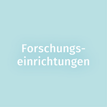 Umweltingenieur*innen forschen zu einer Vielzahl von Themen im Bereich des Umweltschutzes, der Nachhaltigkeit und der Umwelttechnologie. Ihre Forschungsarbeit zielt darauf ab, umweltbezogene Herausforderungen zu verstehen, innovative Lösungen zu entwickeln und bewährte Praktiken im Einklang mit ökologischen, sozialen und ökonomischen Zielen voranzutreiben.