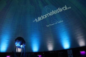Das 12. FullDome-Festival zeigte vom 23. bis 26. Mai 2018 im Zeiss-Planetarium Jena unter dem Motto »The Power of Twelve« die neuesten Filme, Animationen und experimentellen Arbeiten für das 360-Grad-Medium. Quelle Foto: ZEISS