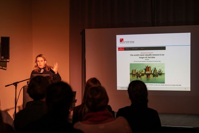 Foto vom Eröffnungsvortrag der Gastprofessur mit Prof. Dr. Judith Simon.