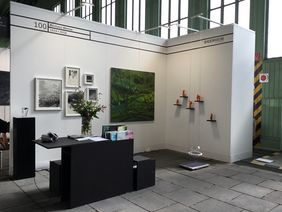 Messestand auf der POSITIONS Art Fair Berlin. Galerie Eigenheim, Fotografin: Bianka Voigt Foto Messestand.