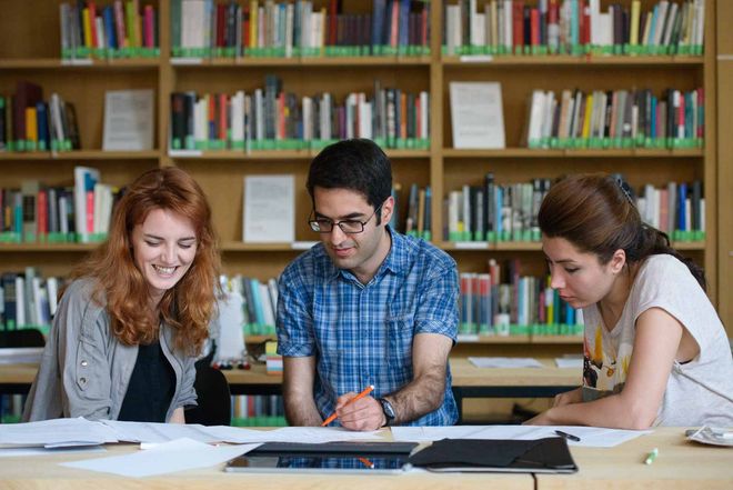 Gruppenarbeit  beim Creative Writing