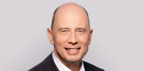 Am 7. November 2018 findet im Oberlichtsaal im Hauptgebäude der Bauhaus-Universität Weimar der Auftakt der Podiumsdiskussionsreihe »Mensch Macht Moderne« statt. Gesprächspartner ist der Thüringer Minister für Wirtschaft, Wissenschaft und Digitale Gesellschaft Wolfgang Tiefensee. (Foto: Tobias Adam)
