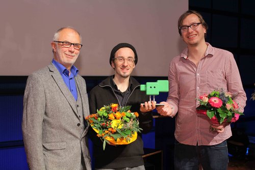 (v.l.n.r.): Wolfgang Schmitz, WDR-Hörfunkdirektor, Tristan Vostry und Christian Udo Eichner, Gewinner der "Premiere im Netz 2012" (Bild: SWR/Peter A. Schmidt).